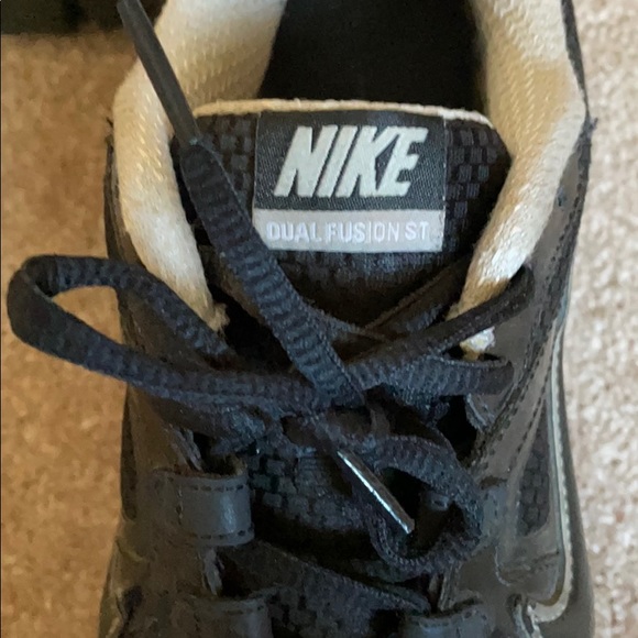 Nike sneakers - Picture 2 of 3